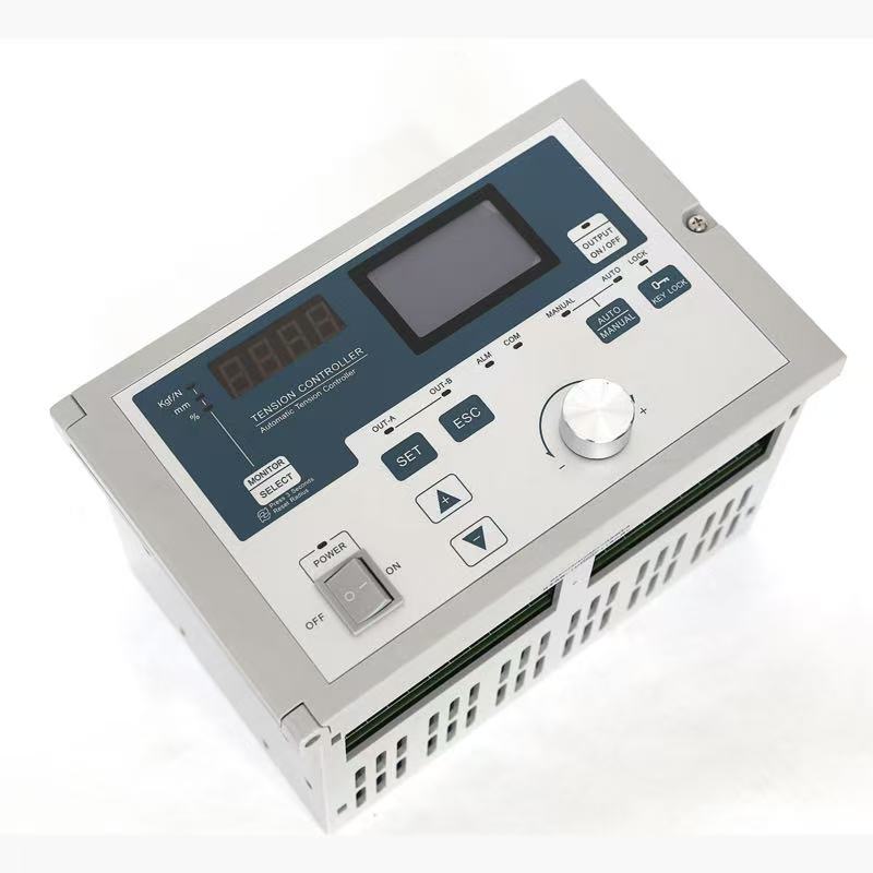 FMF KTC828A automatisk banespændingsregulator frontpanel
