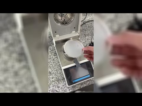 Halogen moisture analyzer moisture balance meter demo