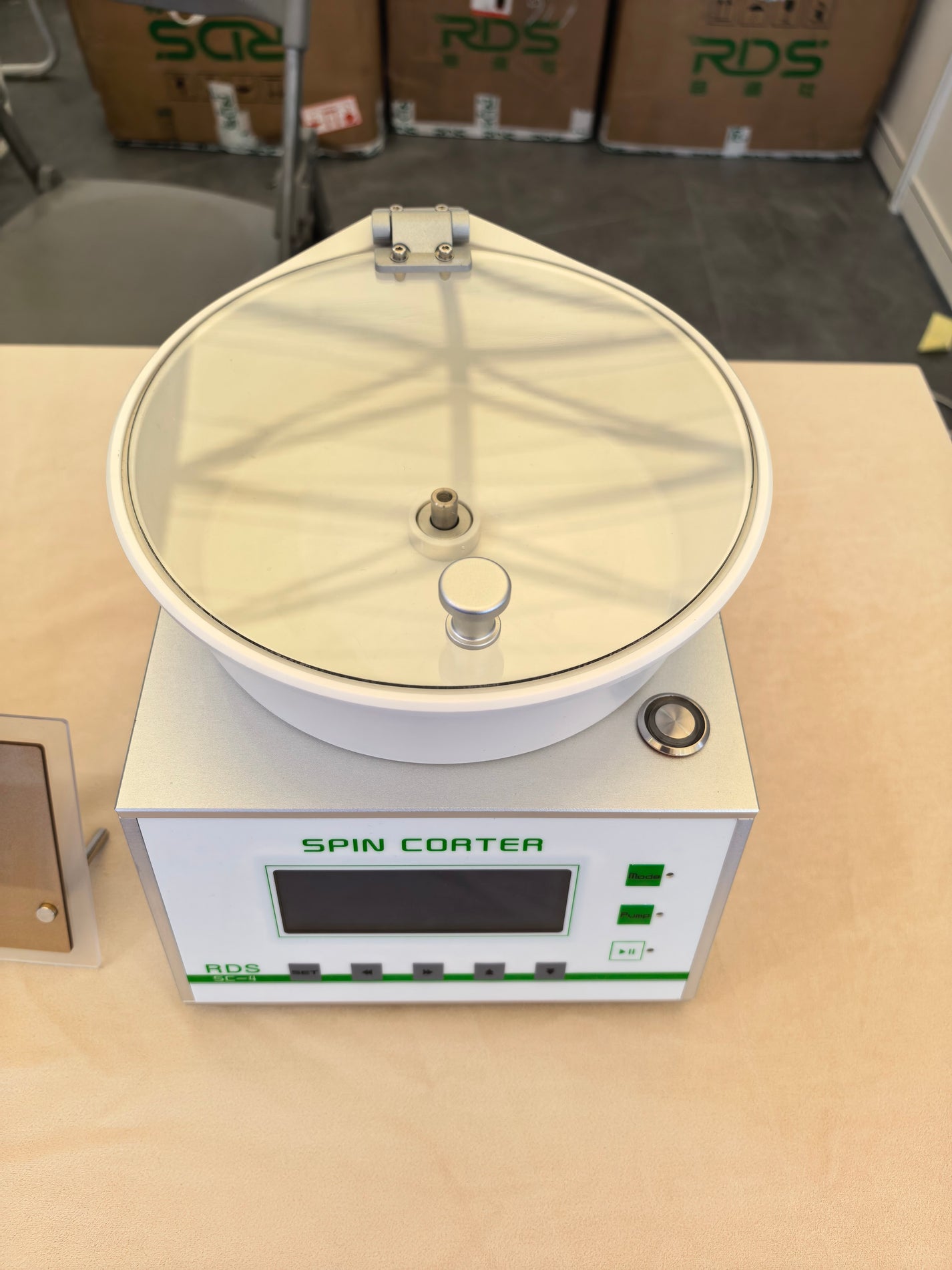 SC-4 spin coater bowl and transparent lid close-up